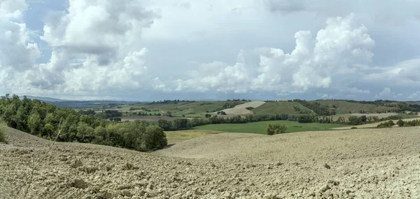 이탈리아 토스카나 시에나 근처에서 받으며 언덕이 토스카나의 벌판이 펼쳐져 — 스톡 사진