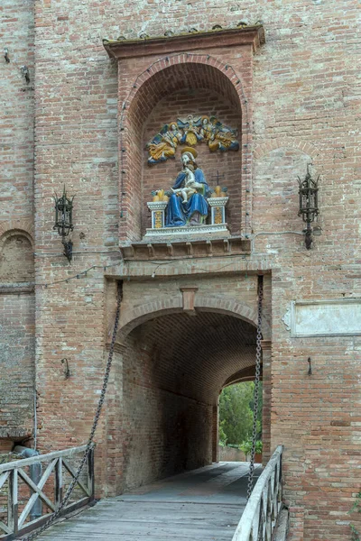 Pont Levis Bâtiment Entrée Abbaye Historique Tourné Dans Lumière Vive — Photo