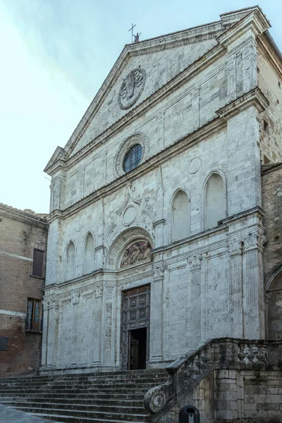 Stadsgezicht Met Versierde Marmeren Gevel Van Sant Agostino Renaissance Kerk — Stockfoto