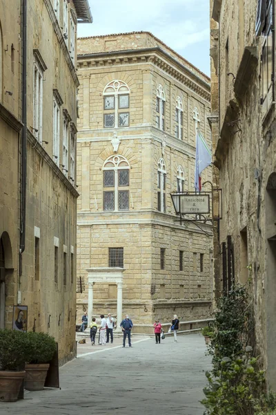 Pienza Italy September 2020 Cityscape People Strolling Front Renaissance Piccolomini — Stock Photo, Image