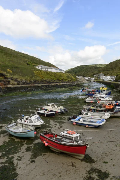 Kikötő: apály, Boscastle, Cornwall — Stock Fotó