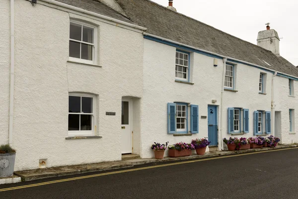 Antiguas cabañas blancas en St. Mawes, Cornwall — Foto de Stock