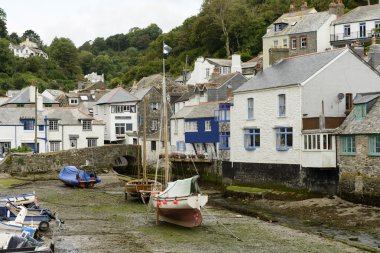 tekne karaya oturdu, Polperro ile kuru liman