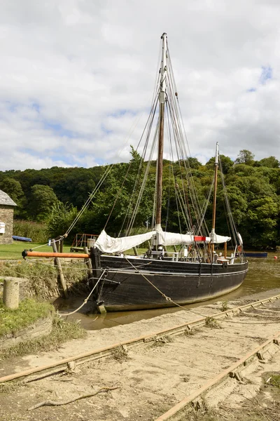 Old sail boat on Tamar river, Cornwall — Stock Photo, Image