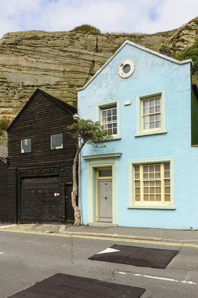 Cottage under the cliff, Hastings — Stock Photo, Image