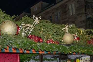 Xmas Pazar anda durak çatıda elektrik Ren geyiği