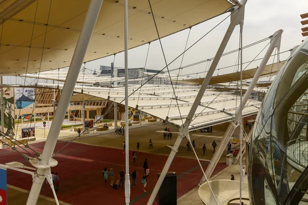 Decumano gölgelendirme çatı, Expo 2015 Milan — Stok fotoğraf