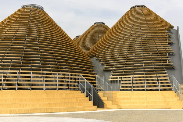 Cúpulas de madeira no Centro de Exposições, EXPO 2015 Milão — Fotografia de Stock