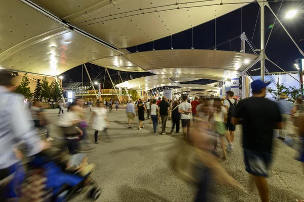 Night walk on Decumano , EXPO 2015 Milan — Stok fotoğraf