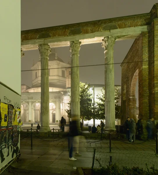 San Lorenzo arcade de gece sis, Milan — Stok fotoğraf