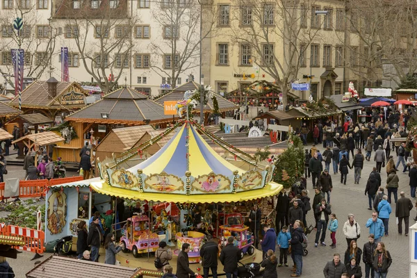 Şehir merkezinde, Stuttgart Xmas pazarının havadan görünümü — Stok fotoğraf