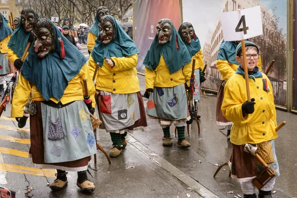 Frightening witches under rain at Carnival parade, Stuttgart — Zdjęcie stockowe