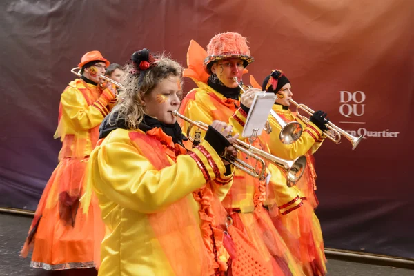 Trumpeteers of marching band at Carnival parade, Stuttgart — Stockfoto