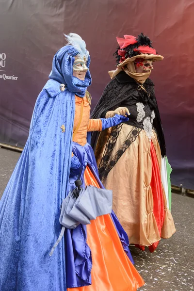 カーニバルのパレード、シュトゥットガルトで参加者を着飾った貴婦人 — ストック写真