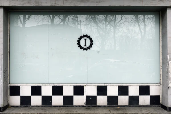 Milan, Itálie - 6 března 2016: Garage Italia zvyky, nová společnost Lapo Elkann, bude brzy přesunout do historického prostředí pro automobilový průmysl: Agip čerpací stanice Piazzale Accursio Royalty Free Stock Obrázky