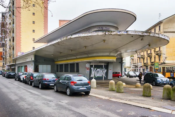 Milan, Itálie - 6 března 2016: Garage Italia zvyky, nová společnost Lapo Elkann, bude brzy přesunout do historického prostředí pro automobilový průmysl: Agip čerpací stanice Piazzale Accursio Royalty Free Stock Fotografie