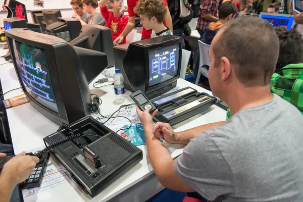 Vintage video games op Games Week in Milaan — Stockfoto