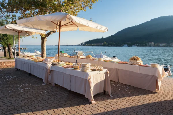 Catering i wesele party na plaży — Zdjęcie stockowe