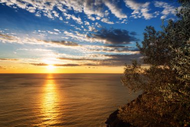 Denizde gün batımı