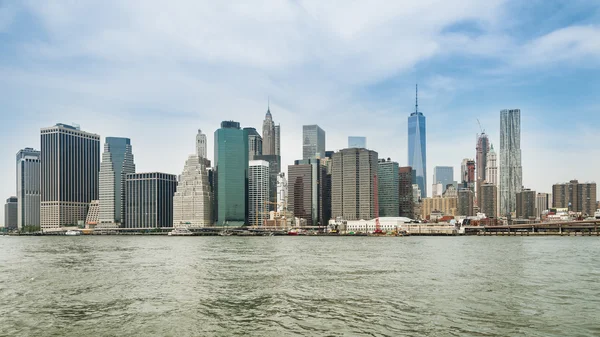Panorama de la ciudad de Nueva York con Manhattan Skyline sobre el río Hudson. — Foto de Stock