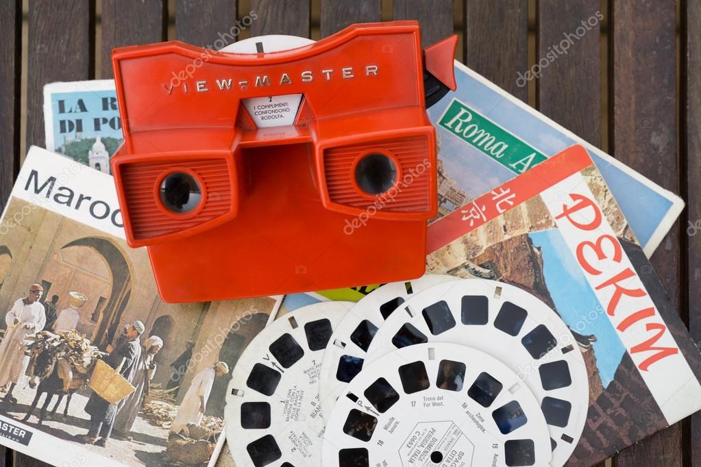 MILAN, ITALY - JULY 5, 2015 view-master vintage 3d viewer toy has  introduced to the wonder of 3D generations of kids for over 75 years –  Stock Editorial Photo © ilfede #77687720