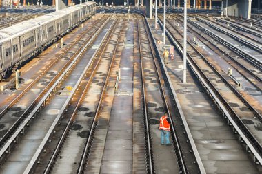 tren tren istasyonu günbatımında terminal