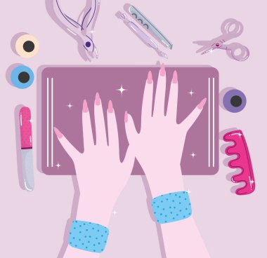 Manikürcü kadın elleri