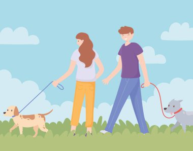 Dışarıda köpekli çift var.