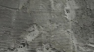 Duvarı betonla kaplamaya hazır olun.