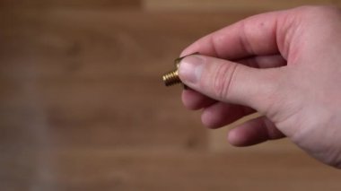 Tehlike tellalı pirinç. İçeriden 38, dışarıdan 14.