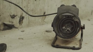 Fişe takılıyor ve ısıtıcıdaki işletim kipini seçiliyor