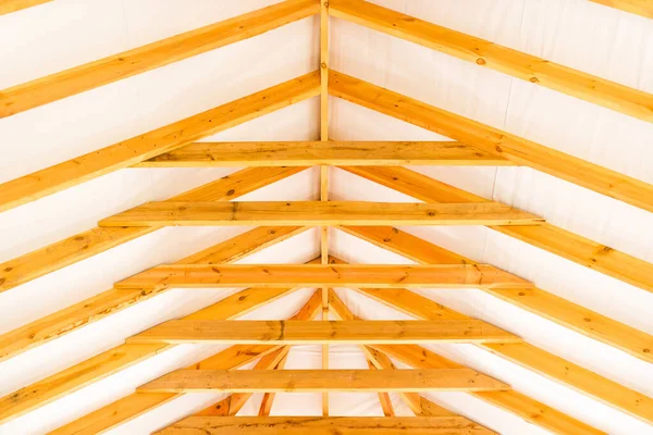 Drewniana Pokrywa Dachu Niedokończonego Domu — Zdjęcie stockowe