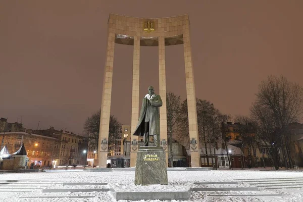 Lviv Ukraine Stycznia 2021 Pomnik Stepana Bandery Przywódcy Nacjonalistów Bohatera — Zdjęcie stockowe