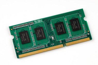 LVIV, UKRAINE - 04 Ocak 2021: Beyaz izole arkaplan dizüstü bilgisayar için RAM