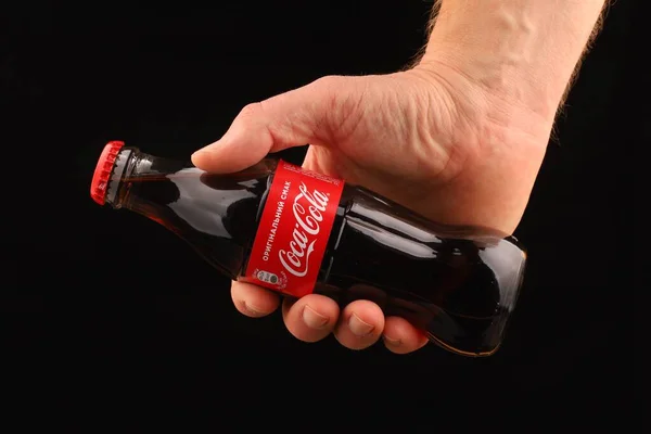 Lviv Ukraine Desember 2020 Botol Coca Cola Dengan Latar Belakang — Stok Foto