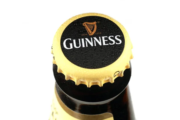Lviv Ucrânia Dezembro 2020 Cerveja Guinness Garrafa Vidro Vista Superior — Fotografia de Stock
