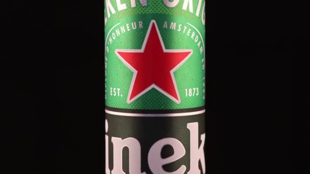 Lviv Ukraine Maja 2020 Piwo Heineken Puszce — Wideo stockowe