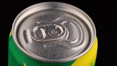 LVIV, UKRAINE - 10 Haziran 2020: Teneke kutuda Sprite bira