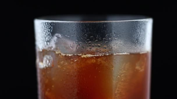 Безалкогольные Напитки Льдом Стакане — стоковое видео