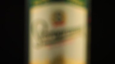 LVIV, UKRAINE - 08 Mayıs 2020: Staropramen czech birası çözüldü