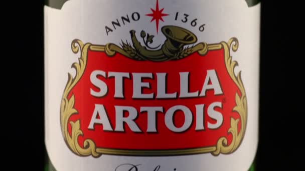 Lviv Ucrania Abril 2020 Stella Artois Botella Cerveza — Vídeo de stock