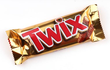 LVIV, UKRAINE - Nisan 06, 2020: Pakette Twix çikolatası