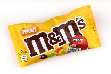 LVIV, UKRAINE - Nisan 06, 2020: M & Bayan Lezzetli Draftlar