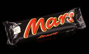 LVIV, UKRAINE - Nisan 06, 2020: Mars şekerleri paketin içinde