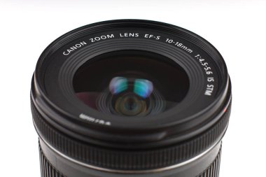 LVIV, UKRAINE - 20 Mart 2020: Lens Canon 10-18mm f / 4.5-5.6 STM EF-S