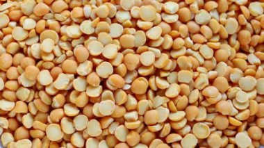 Sarı bezelyeler yakın.