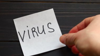 Etiketteki yazıt virüsü.