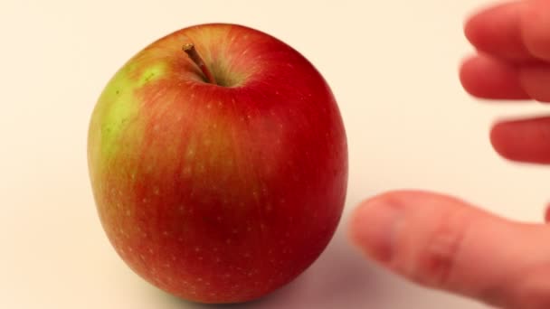 Deliciosas Manzanas Rojas Fondo Blanco — Vídeos de Stock