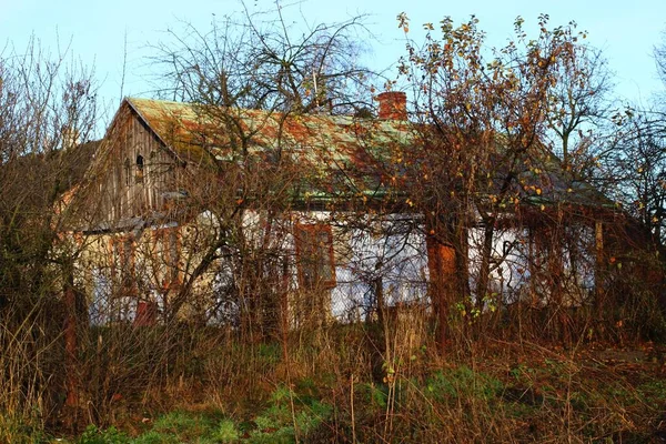 Gamla Övergivna Lerbystugor — Stockfoto