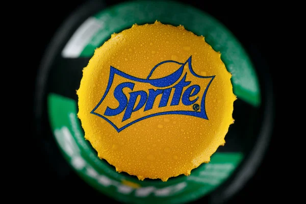 Lviv Ukraine Április 2021 Sprite Üdítőital Palackban Fedél Fekete Háttér — Stock Fotó